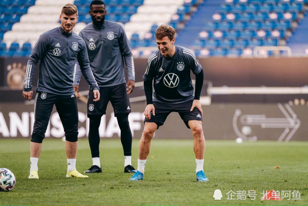 马赛血洗土耳其,乔瓦尼·雷纳三分雨点燃全场 马赛血洗土耳其,乔瓦尼·雷纳三分雨点燃全场