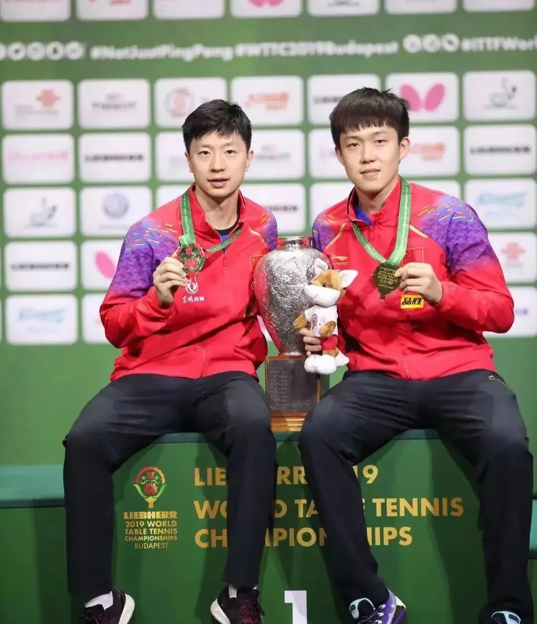 奥地利队轻取德国队,马龙惊艳四座 奥地利队轻取德国队,马龙惊艳四座