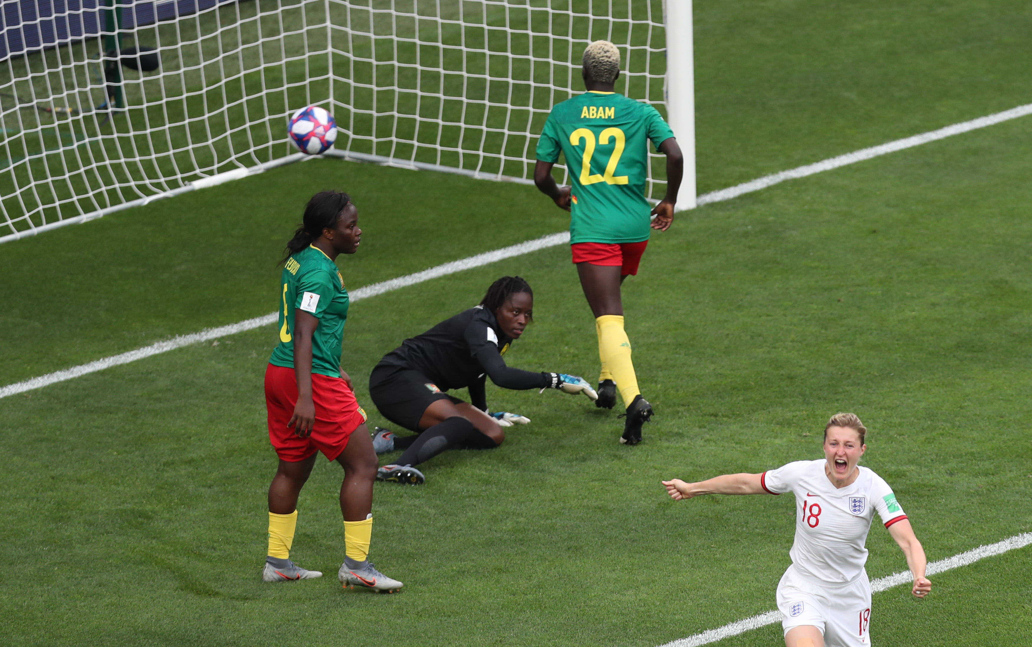 英格兰队完胜德国队，王皓带队取胜