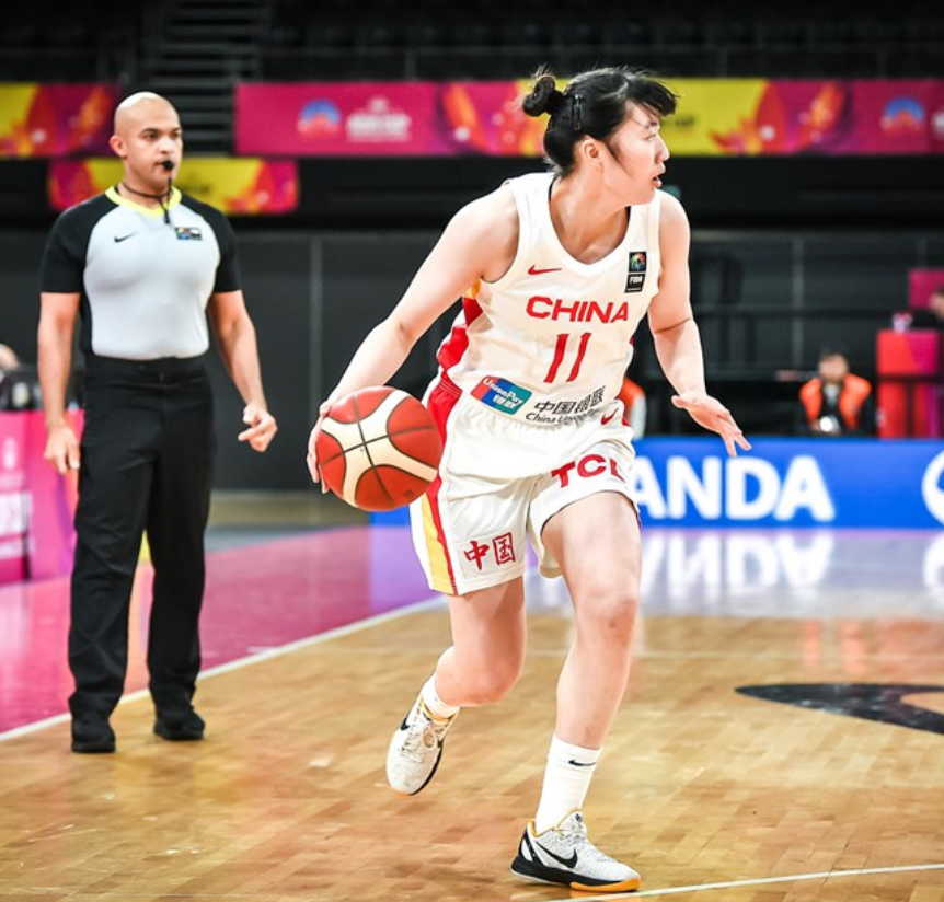 中国队轻取韩国队,黄鸭组合高光表现 中国队轻取韩国队,黄鸭组合高光表现